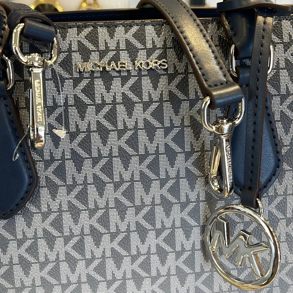 Michael Kors Sheila Medium Signature CZ Logo Satchel Crossbody Center Zip
Navy - Picture 6 of 16